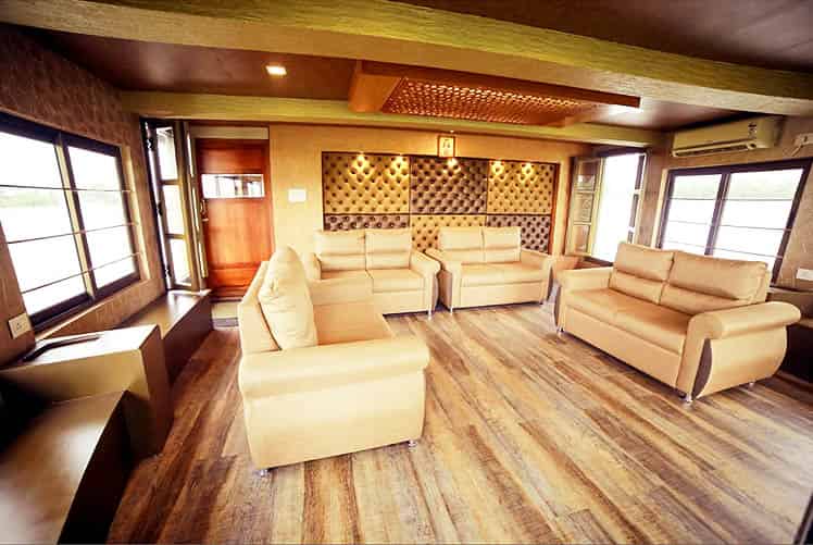 Ten Bedroom Deluxe Houseboat