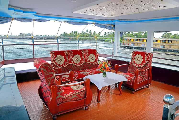 Three Bedroom Deluxe Houseboat