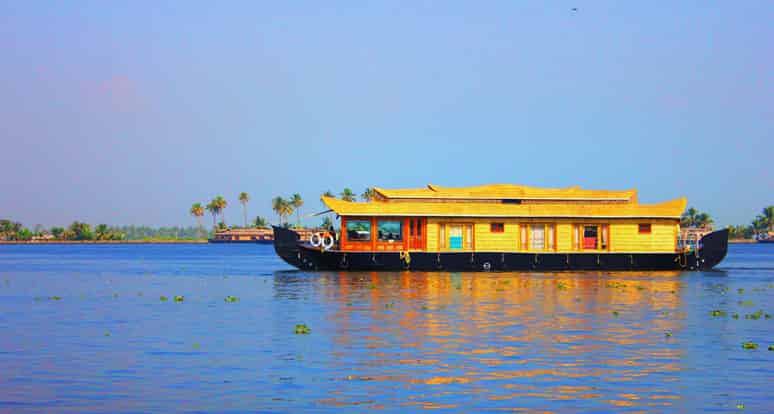 Kerala Tour package alleppey houseboats