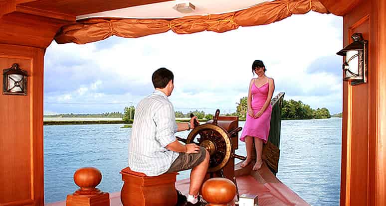 Kerala Tour Package Alleppey Houseboat